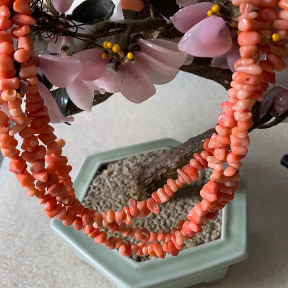 Vintage 3 strands skin coral necklace